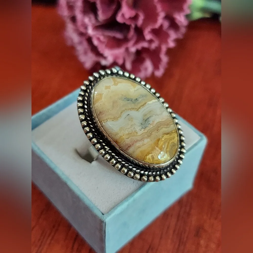 Handcrafted Mexican Crazy Lace Agate Oversized Oval Ring (7) - Picture 5 of 16